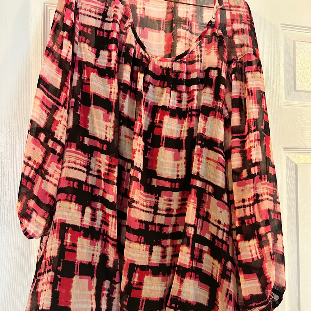 Chic Plaid Blouse in Red and Black